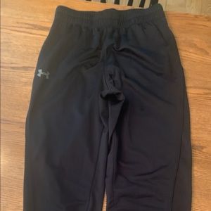 Men’s Under Armour black pants